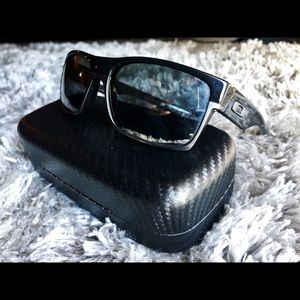 Polarized Oakley Sunglasses